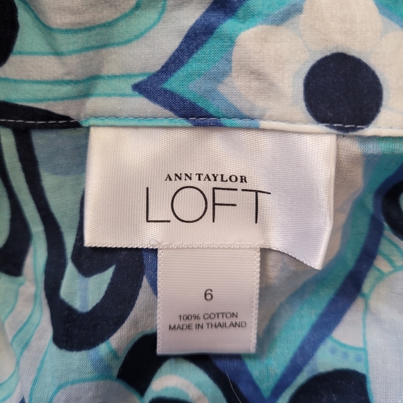 EUC Ann Taylor loft Sheer Print cool Monochromatic Blue Top size 6 Maximalist - Picture 4 of 8